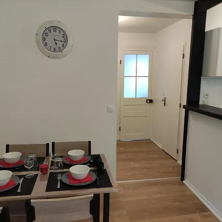 Appartement Joli T2 Proche Du Centre Et Des Remparts *